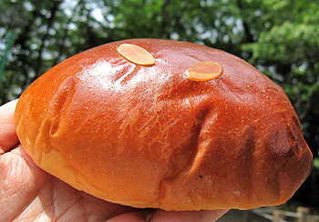 クリームパン01