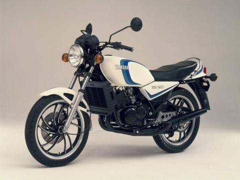 Yamaha RZ250LC 80 1