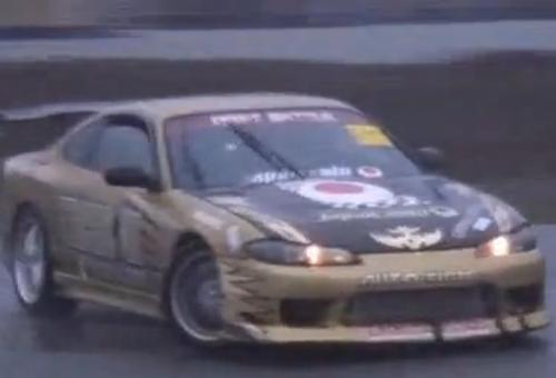 これは、海外のサーキットをドリフトするTOP SECRETのS15?
