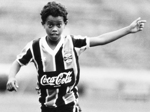 ronaldinhoCri.jpg