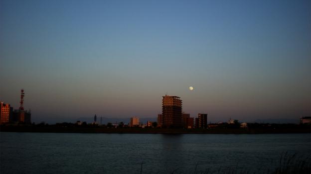 130525_yesterday_moon.jpg
