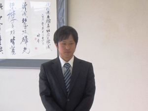 入社式の小田くん