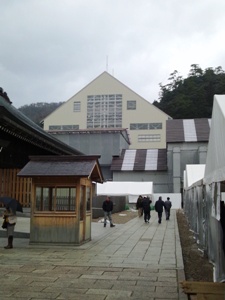 大きな素屋根