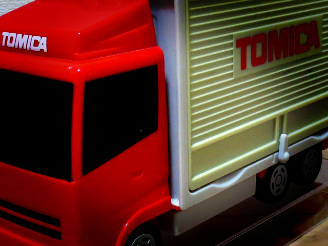 Tomica_Storage_Track_01.jpg