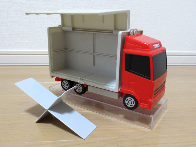 Tomica_Storage_Track_08.jpg