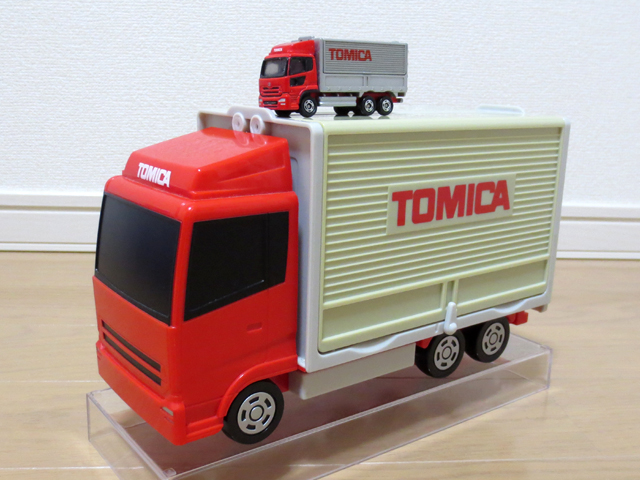 Tomica_Storage_Track_10.jpg