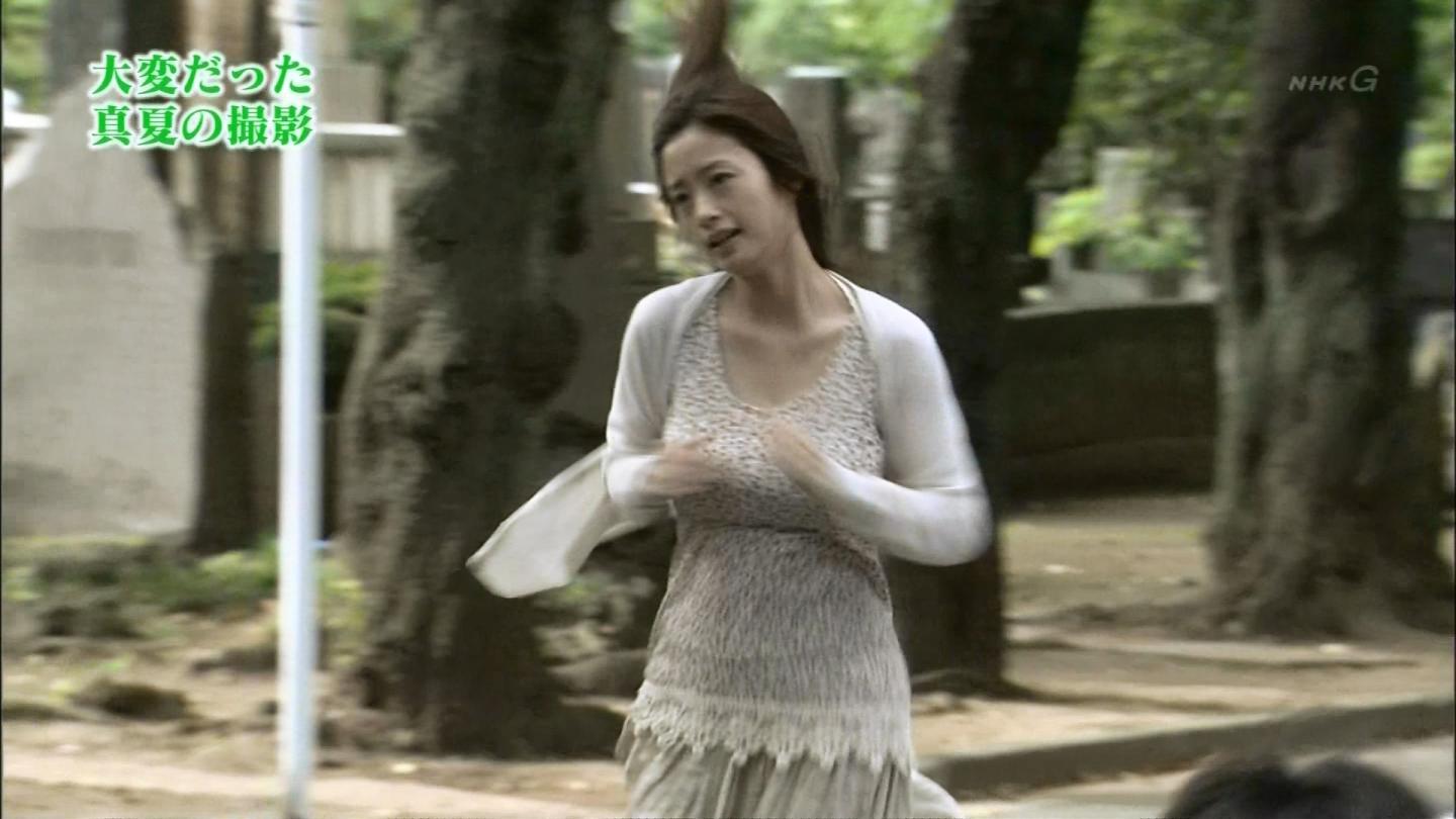 上戸 彩 乳 揺れ