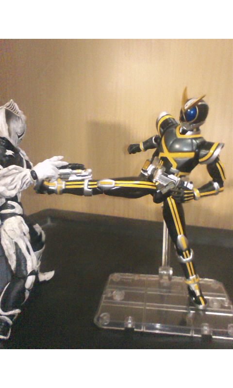 俺のことを好きにならない人間は邪魔なんだよ フィギュアーツ 仮面ライダーカイザ ブンドドエクストリームの玩具日記