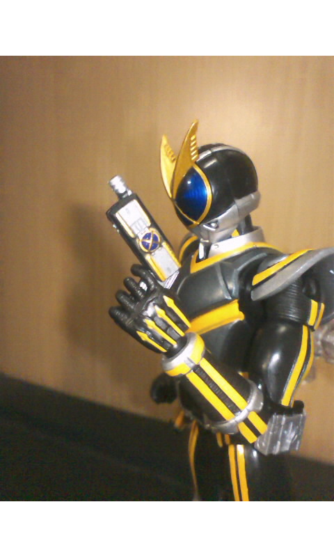 俺のことを好きにならない人間は邪魔なんだよ フィギュアーツ 仮面ライダーカイザ ブンドドエクストリームの玩具日記