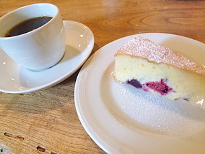 ケーキ&コーヒー
