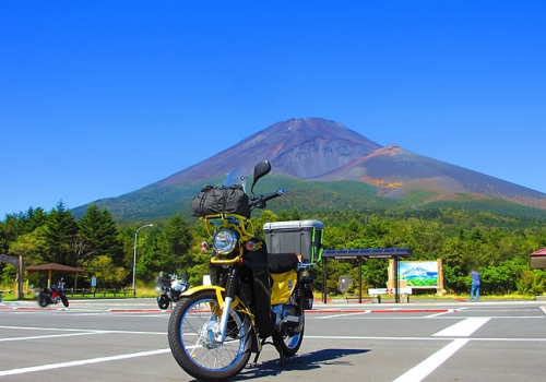 水ケ塚駐車場から富士を望む