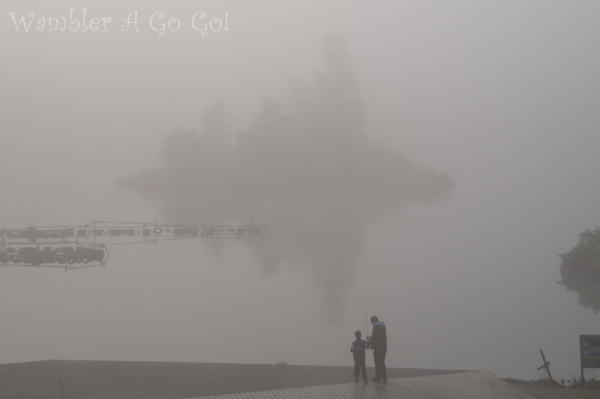 霧の朝(1)
