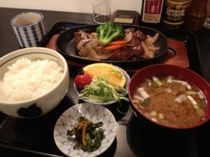 サイコロステーキ定食