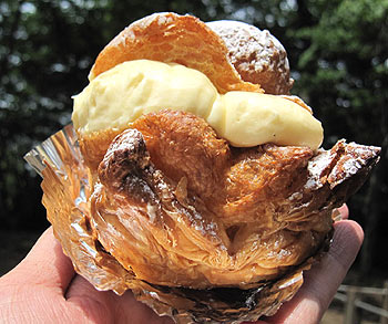 シュークリーム01
