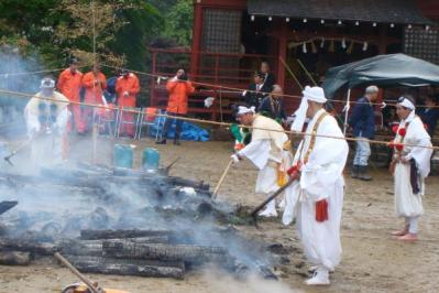 四つ尾稲荷柴燈大火生三昧供厳修