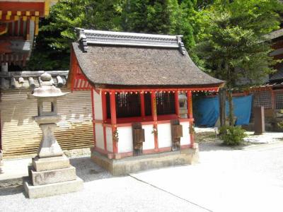 石清水八幡宮 摂社と石庭