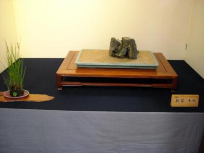 綾部愛石会の水石展にて