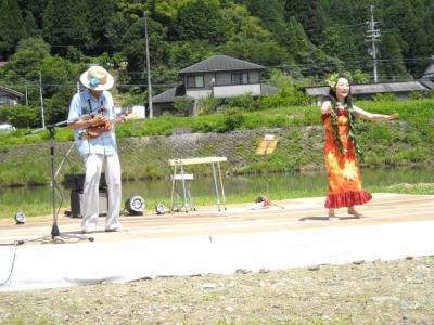 口上林・川まつりにて