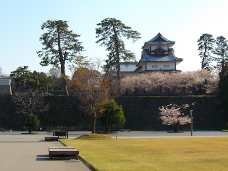 新丸広場
