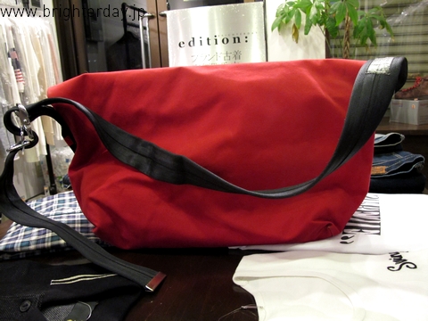 bewinshldrbag0002.jpg