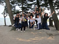 F04