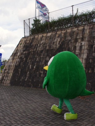 もうちょっと向こうぉ?
