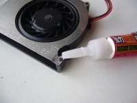 20131203_fmv_r8250_cooling_fan_repair_14.jpg