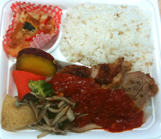 セブンイレブン「グリルチキンと彩り野菜のお弁当」