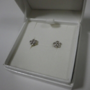 ピアス