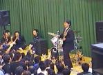 高校の先生だけど学校祭ではピンでYngwieの曲を弾くぜ!って動画が凄く微笑ましい