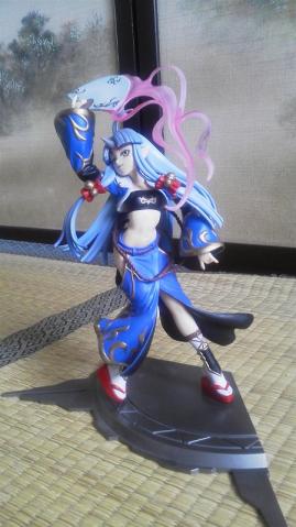 錫華姫全体像