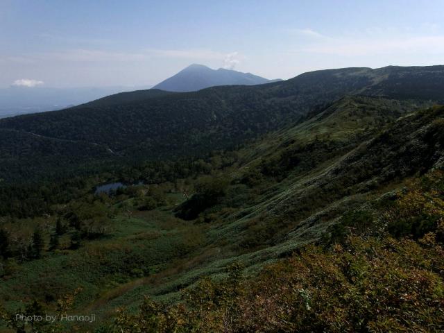 鏡沼と岩手山
