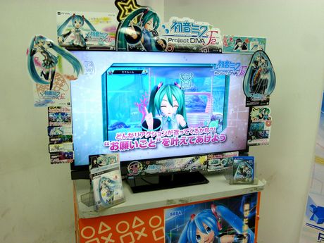 秋葉原で内海統括プロデューサーにミニインタビュー!