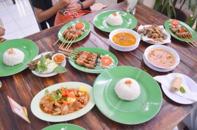 3日目 昼食 キノコ料理の店 (3)(インドネシア紀行)