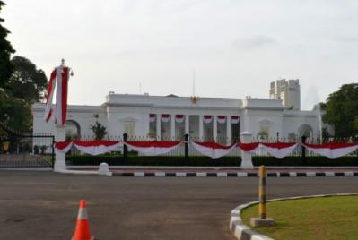 4日目　第十六軍司令官官舎（旧オランダ総督公邸、現インドネシア大統領官邸「ムルデカ宮殿」）　南から（インドネシア軍跡）
