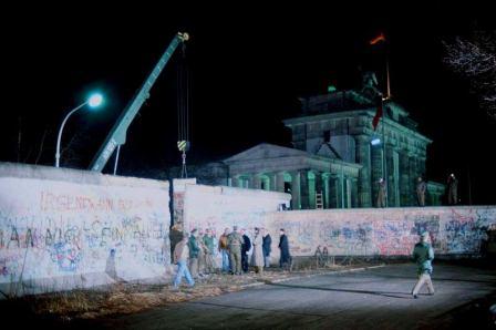 Wall_Brandenburg_Gate.jpg
