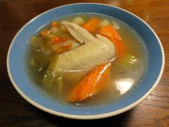 鶏手羽の野菜スープ
