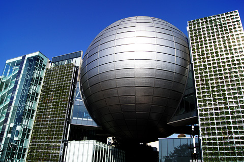 名古屋市科学館のプラネタリウムドーム