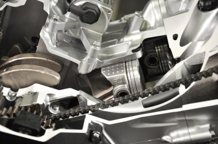 honda_new700cc02.jpg