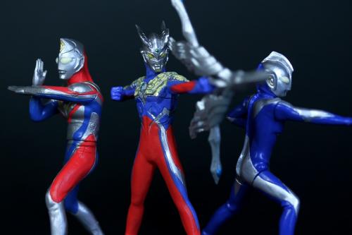ウルトラマンサーガ トリオ
