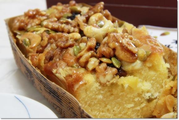 ちぇりんこさんから 木の実のフルーツケーキ