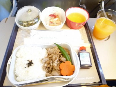 2013.10マカオ福岡~台北機内食1
