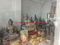9階に展示したあった古そうな仏像郡