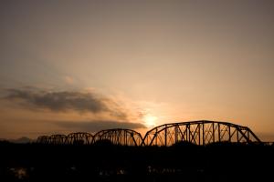 朝焼けの鉄橋