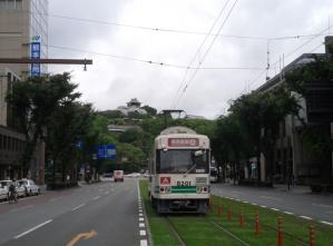 電車と熊本城 20130619
