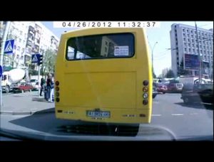 【最低な母親】バスを停めておくためにしたこととは・・・?