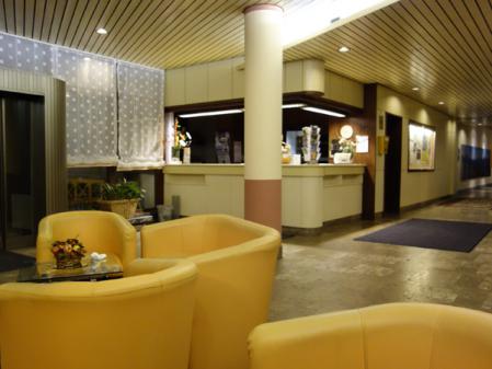 s3703.jpg