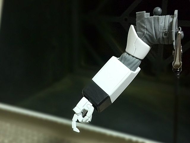 1/4898式AVイングラム、右腕仮組み完了