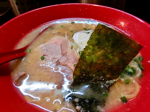 沖縄 ラーメン 浦添市 七町内 醤油とんこつ(こってり)9