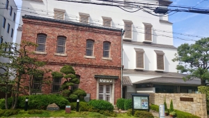 尼信会館